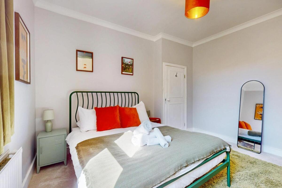 Appartamento Bright 1-bedroom Flat With Great Transport Links