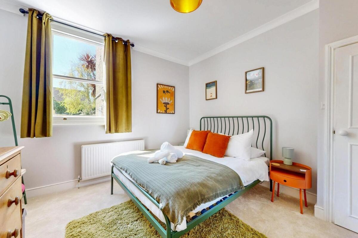 Appartamento Bright 1-bedroom Flat With Great Transport Links